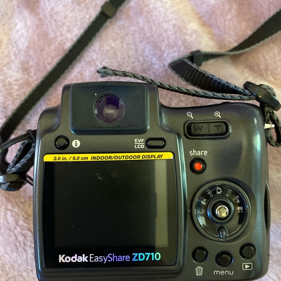 Kodak EasyShare ZD710 Digital Camera 7.1 Megapixel - Picture 2 of 6